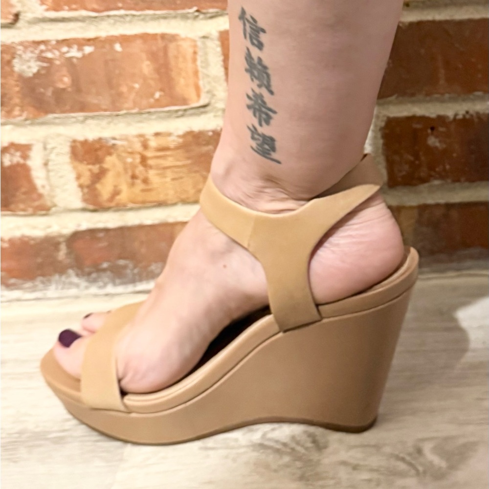 Gianni Bini Tan Wedge Sandals